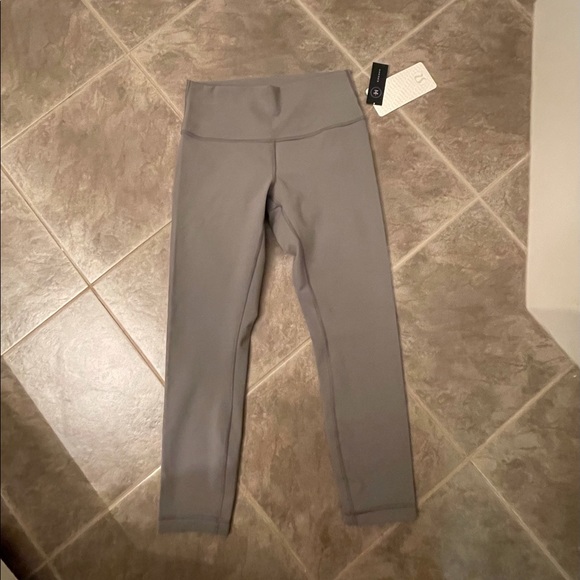 Lululemon High Times - Picture 1 of 2